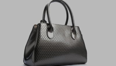 Quais são os principais tipos de acabamento em bolsas de couro